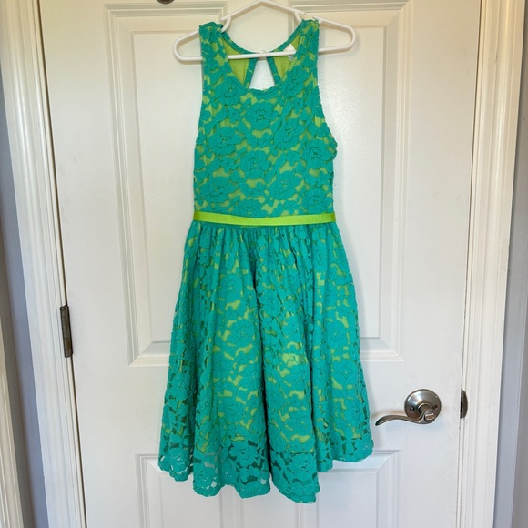 Love U Lots Girls size 10 twirly dress, gorgeous - Picture 2 of 8